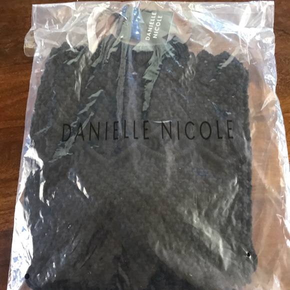 NWT Danielle Nicole Macrame Black handbag - Picture 3 of 5